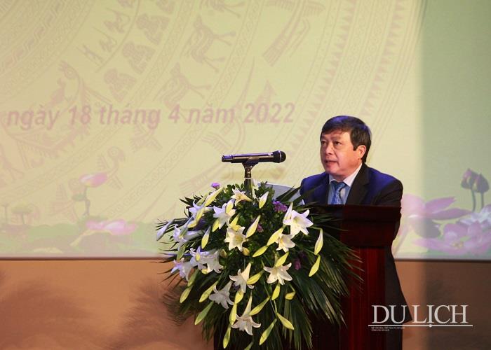 Thứ trưởng Bộ VHTTDL Đoàn Văn Việt phát biểu tại diễn đàn